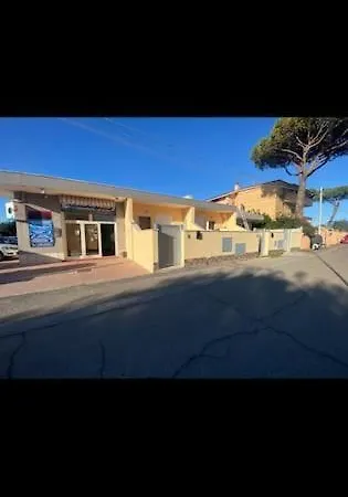 Oasi Moderna Indipendente Vicino All'aeroporto Apartment *