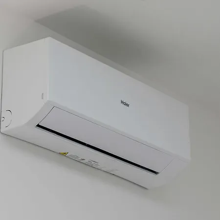 Oasi Moderna Indipendente Vicino All'aeroporto Apartamento *