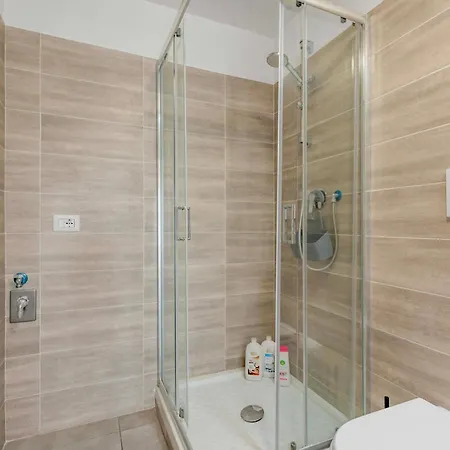 Oasi Moderna Indipendente Vicino All'aeroporto Apartamento *
