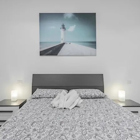 Oasi Moderna Indipendente Vicino All'aeroporto Apartamento *