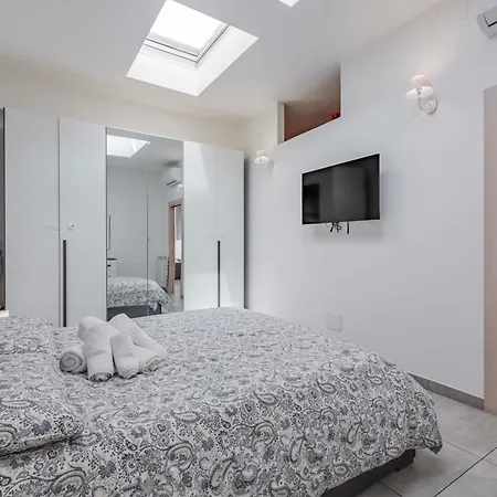 Oasi Moderna Indipendente Vicino All'aeroporto Apartamento