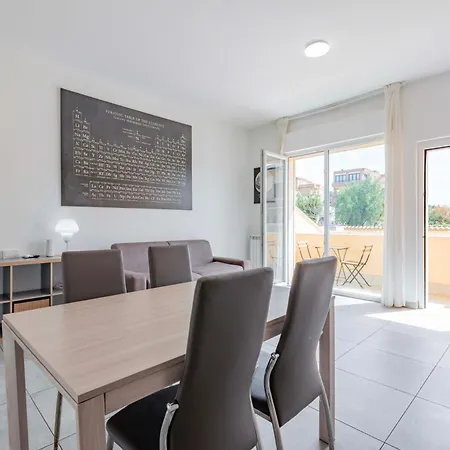 Oasi Moderna Indipendente Vicino All'aeroporto Apartamento *