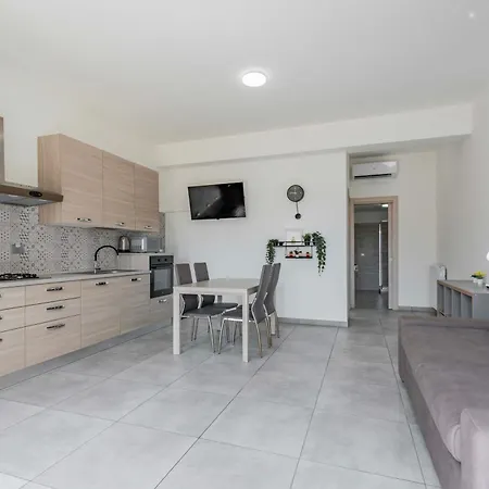 Apartamento Oasi Moderna Indipendente Vicino All'aeroporto