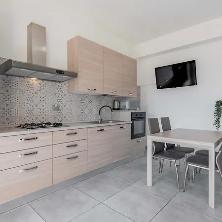 Oasi Moderna Indipendente Vicino All'aeroporto *