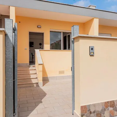 Apartamento Oasi Moderna Indipendente Vicino All'aeroporto *